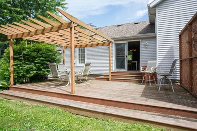 11_7WLinden_66_Deck_HiRes