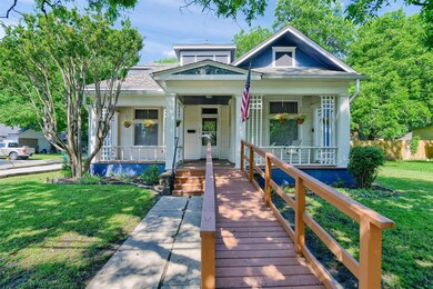 317 S Clements St, Gainesville, TX 76240 - photo 3