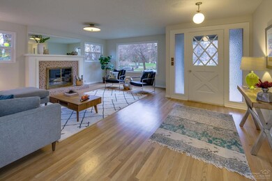 924 NW Riverside Blvd, Bend, OR 97701 - photo 4