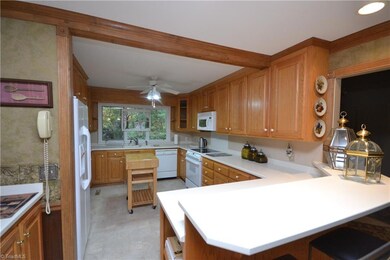 513 Pinewood Rd, Asheboro, NC 27205 - photo 5