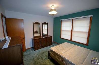 1109 SW Armagh St, Topeka, KS 66611 - photo 4