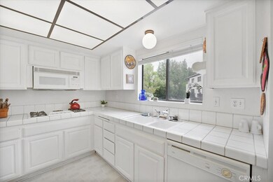 21800 Marylee St unit 63, Woodland Hills, CA 91367 - photo 7