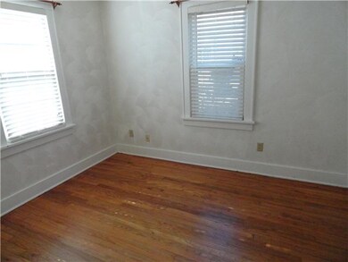 Bedroom. Front Bedrom