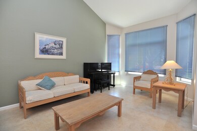 Large Sitting Area
