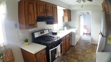 unlisted-address, Carpentersville, IL 60110 - photo 6