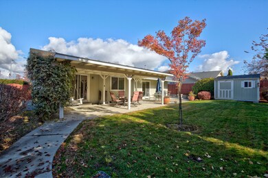 949 SW Princeton Place, Grants Pass, OR 97527 - photo 3