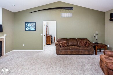 Living Room_DMD_2631-SMALL