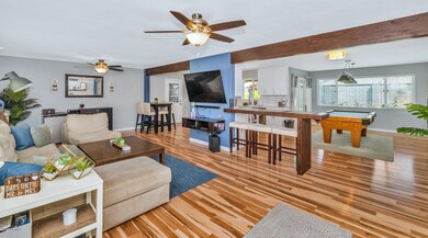 110 E Pierce St-large-004-002-Main Livin