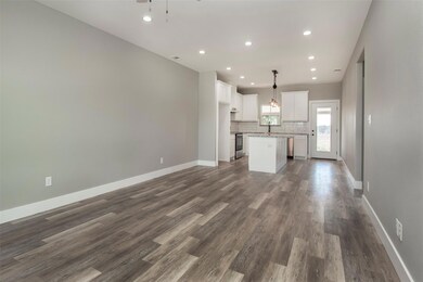 20494 Us Highway 377 unit D, Whitesboro, TX 76273 - photo 2