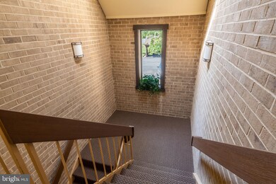 1637 Parkcrest Cir unit 300, Reston, VA 20190 - photo 6
