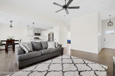 5541 Limestone Creek Dr, Charlestown, IN 47111 - photo 7