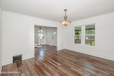 19-web-or-mls-112-w-atchison-st