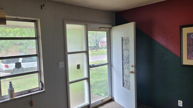 3838 Conway Dr, Columbus, OH 43227 - photo 2