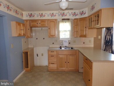 231 Lafayette Dr, Swedesboro, NJ 08085 - photo 4