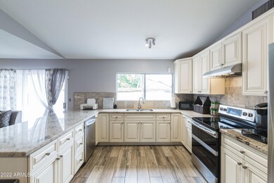 1642 W Chilton st-28