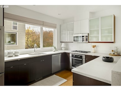 1102 NE Tillamook St unit 5, Portland, OR 97212 - photo 6