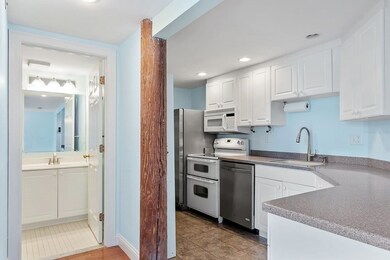 53 Warren St unit 220, Newburyport, MA 01950 - photo 3