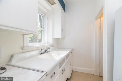 616 W Walnut St, Perkasie, PA 18944 - photo 7