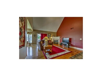 Perfect layout for entertaining - spacious and sen