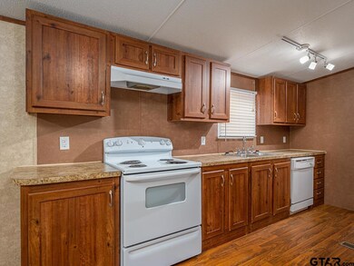 13411 Phoenix Dr, Tyler, TX 75707 - photo 7