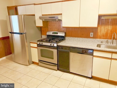 7600 Erica Ln, Laurel, MD 20707 - photo 4