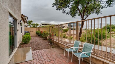 1683 E Elgin St-31
