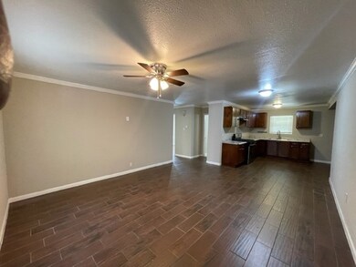 7642 Delavan Dr, Houston, TX 77028 - photo 2