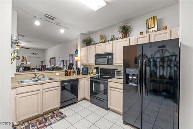 06-724 Middle Branch Way-6