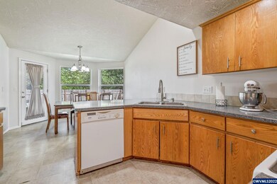 1543 S 6th St, Independence, OR 97351 - photo 7