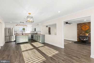 503 S Maple Ct, Sterling, VA 20164 - photo 5