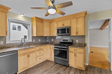 89 Carpenter St, Warwick, RI 02886 - photo 4