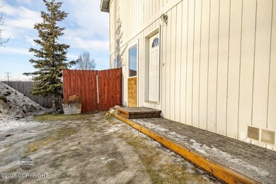 8-web-or-mls-6201 E Tudor Road Exports-8