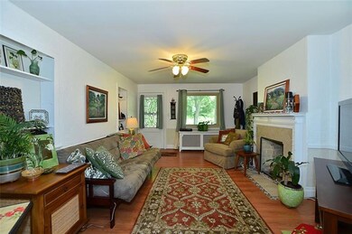 Apartment 1 - Living room. Built in bookcases, hig