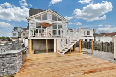 210 7th Ave Seaside Heights NJ-large-005