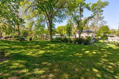 4048 42nd St, Des Moines, IA 50310 - photo 4