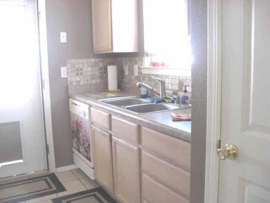 717 Desert Silver Dr, Horizon City, TX 79928 - photo 6