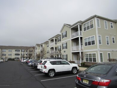 226 Mill Pond Way unit 38, Eatontown, NJ 07724 - photo 3