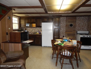 533 Penn Ave, Dupont, PA 18641 - photo 7