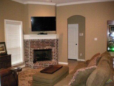 5014 Shiloh Village Dr, Tyler, TX 75703 - photo 3