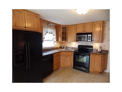 Kitchen. All kitchen appliances (plus washing mach
