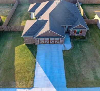 711 Captain Hopkins St, Prairie Grove, AR 72753 - photo 2