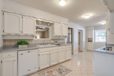 3704 Ashford Ave, Fort Worth, TX 76133 - photo 7