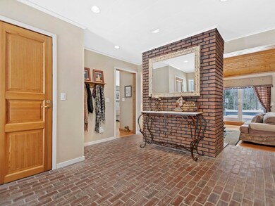 699 Grove St, Framingham, MA 01701 - photo 2