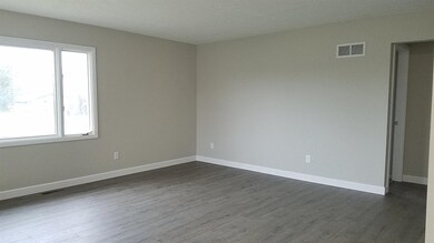 320 Bordeaux Dr, La Porte, IN 46350 - photo 6