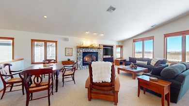 819 Fairway Cir unit 819, Mammoth Lakes, CA 93546 - photo 5