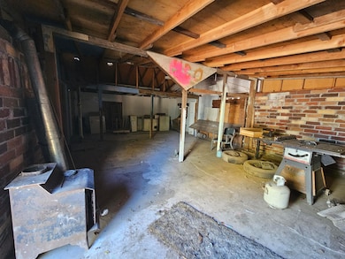 2150 White Ave, Klamath Falls, OR 97601 - photo 7