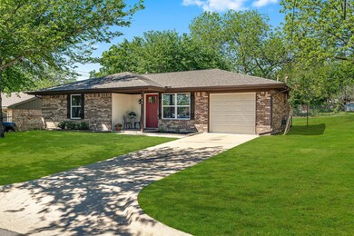 403 Throckmorton St, Weatherford, TX 76086 - photo 2