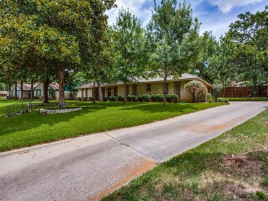 115 Ridgecrest Cir, Denton, TX 76205 - photo 2