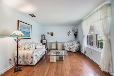 904 Parkridge Cir W, Jacksonville, FL 32211 - photo 4