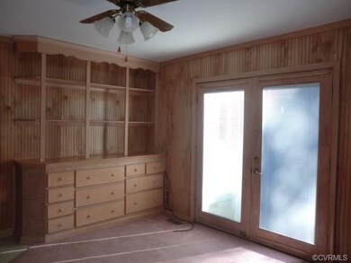Dining Room w/Built In China Closet OR Den/Study w